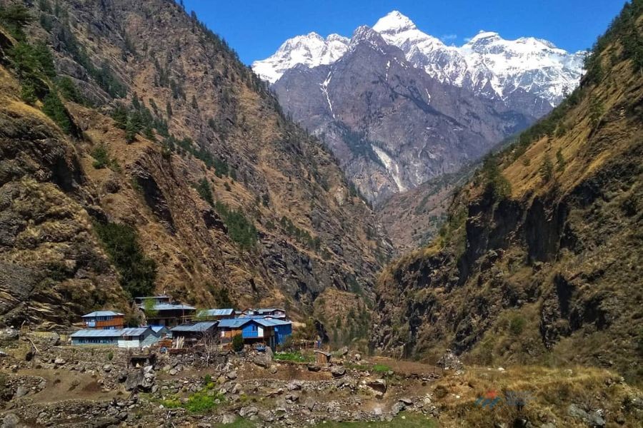 Deng village tea houses - Manaslu Circuit Trek